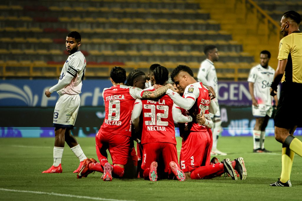 Celebración Santa Fe ante Fortaleza